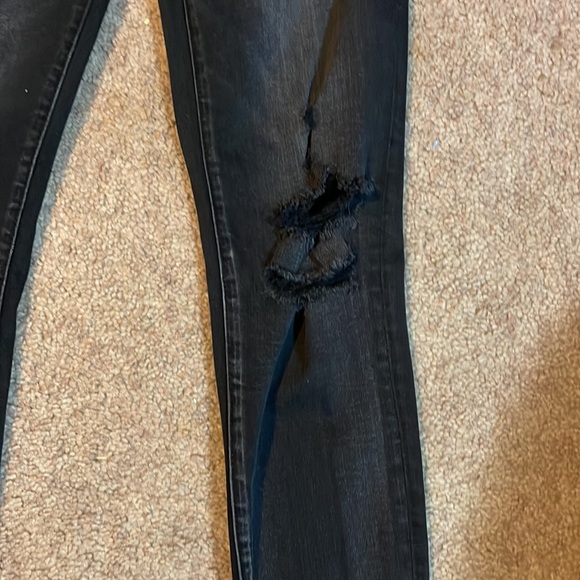 Distressed, black skinny jeggings. Size 4R - Picture 2 of 3